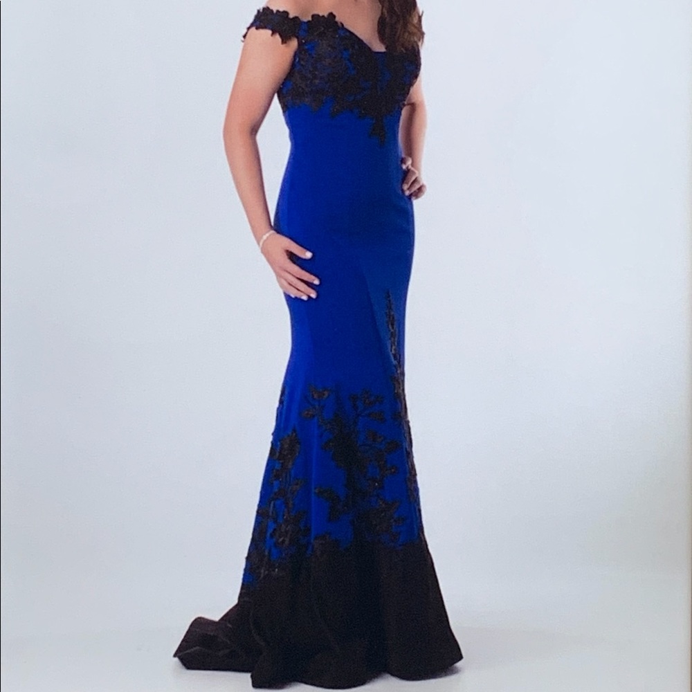 Royal Queen Collection pageant dress size 8